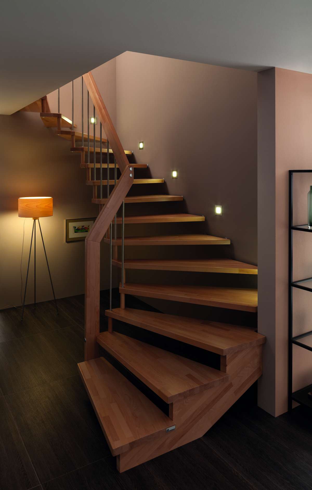 Lichtquellen an Treppen sorgen für stimmungsvolle Akzente.