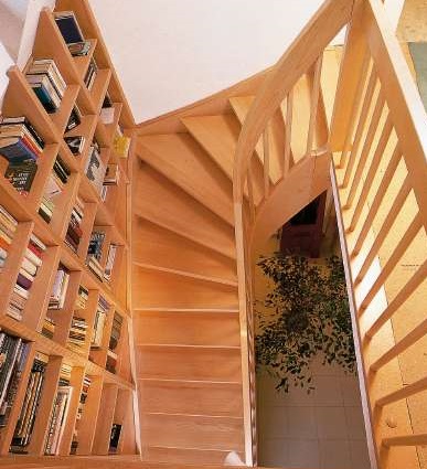 viertelgewendelte Treppe aus Buche